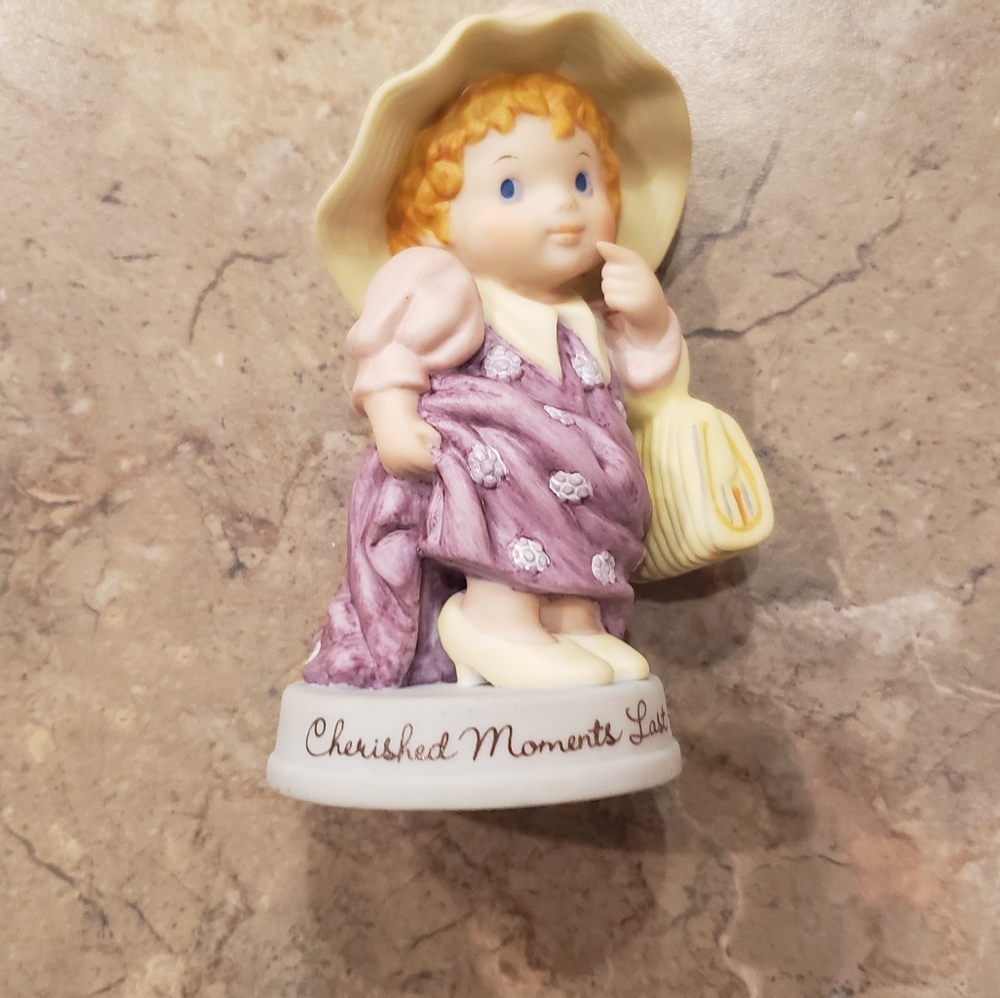 Avon vintage Mother's day figure 1983.